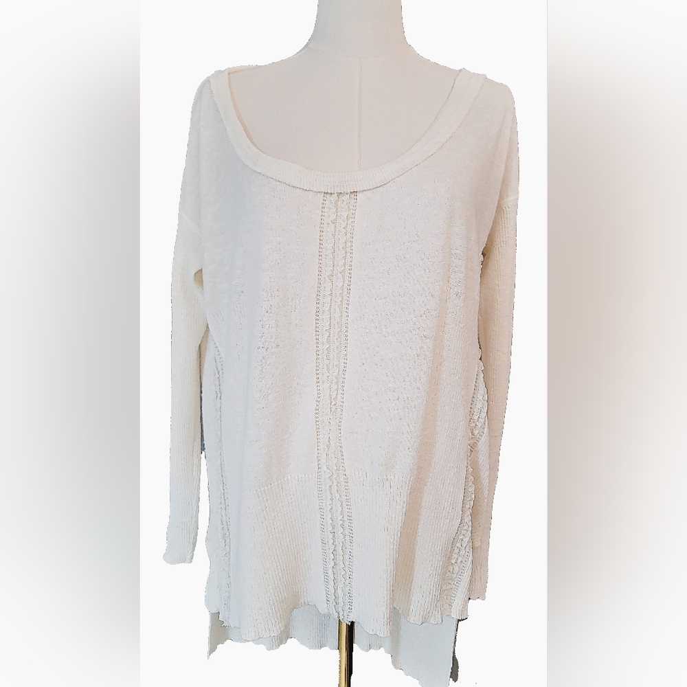 Free People Women’s Ivory Sweater Ribbed Knit Long Sleeve Size XS‎ EUC.